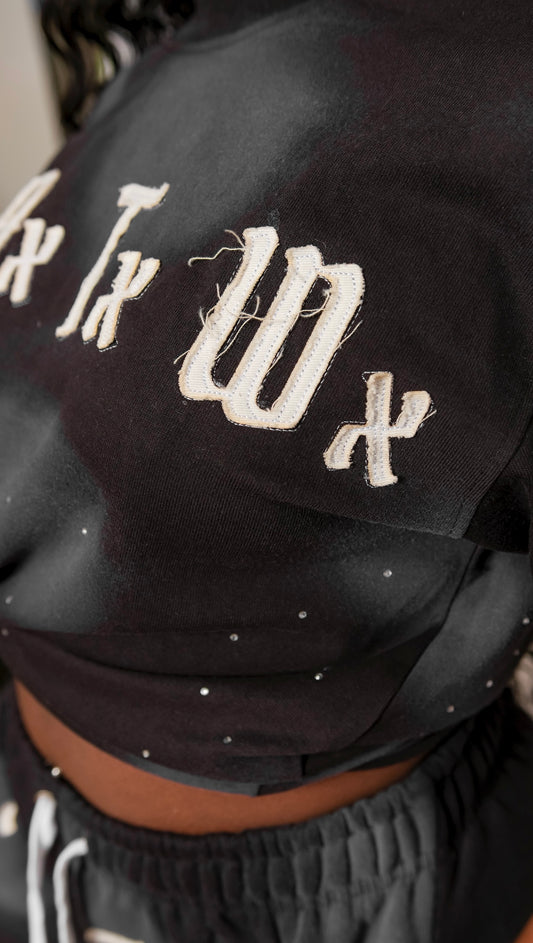 Women’s cropped WxAxTxWx rhinestone Tee (Black)