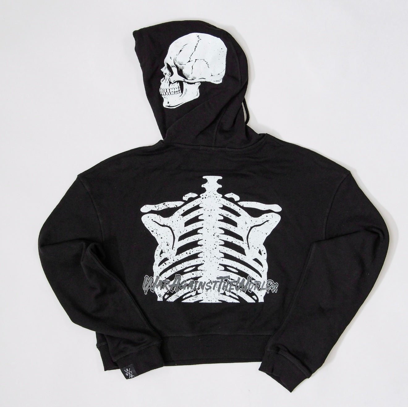 Women’s cropped skeleton pull-over hoodie (black)